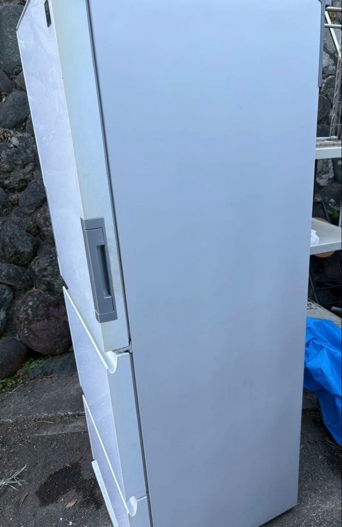 無料配送あり　SHARP 冷蔵庫　SJ-GW35C-W 2017年製　350L