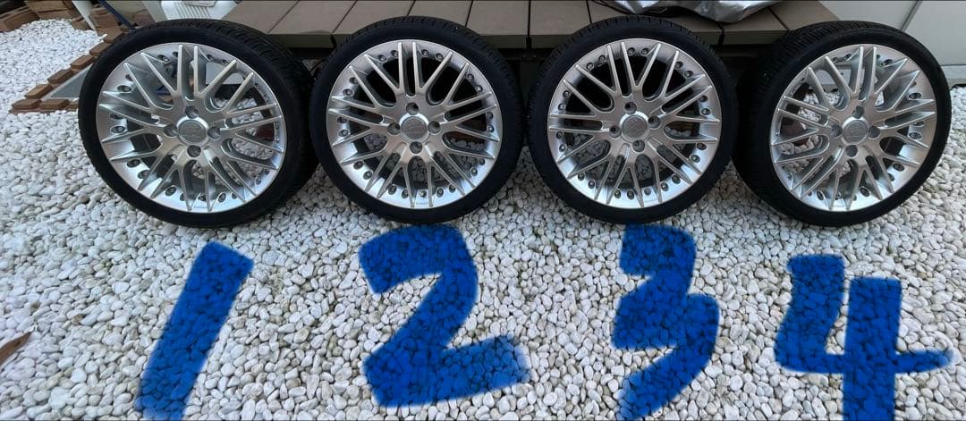 ゆ*ぃ様 [希少サイズ] Carlsson 1/10RSR 16インチ5J 4本