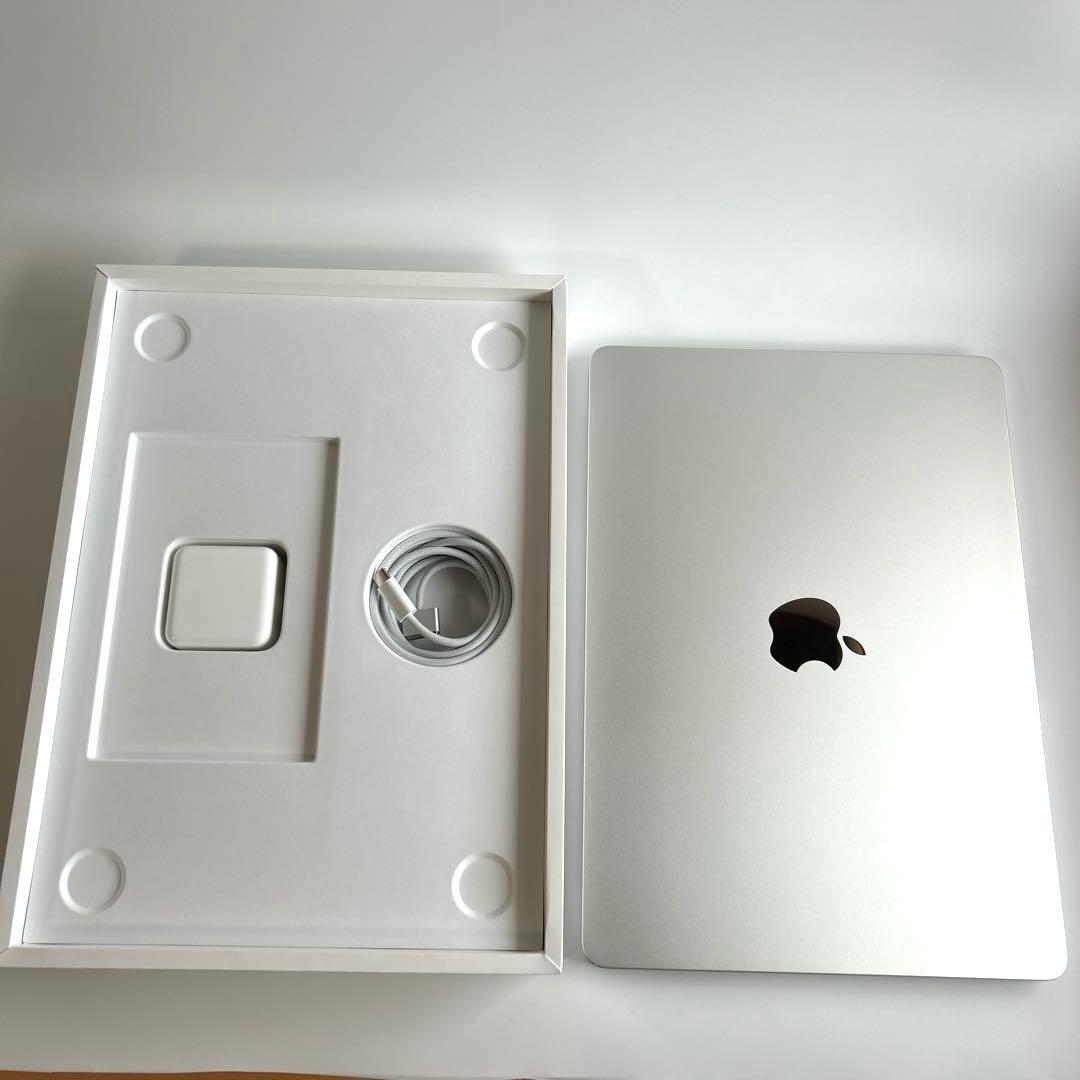 【中古】MacBookAir M2 2022 シルバー 8GB 256GB