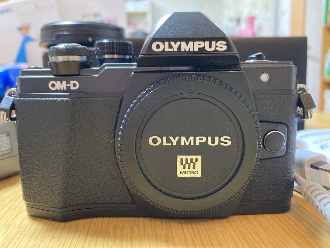 【美品】OLYMPUS OM-D E-M10 mark2 レンズ付き