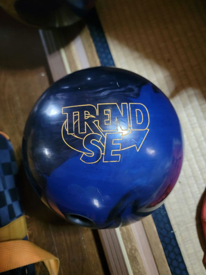STORM TREND SE ボウリングボール
