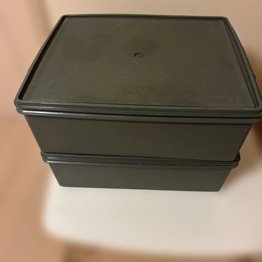 タッパーウエアスーパーケース 4個。