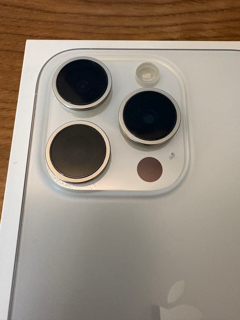 Apple iPhone 15 Pro ホワイトチタニウム 本体 128GB