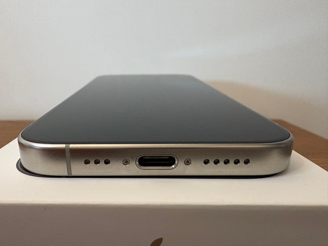 Apple iPhone 15 Pro ホワイトチタニウム 本体 128GB