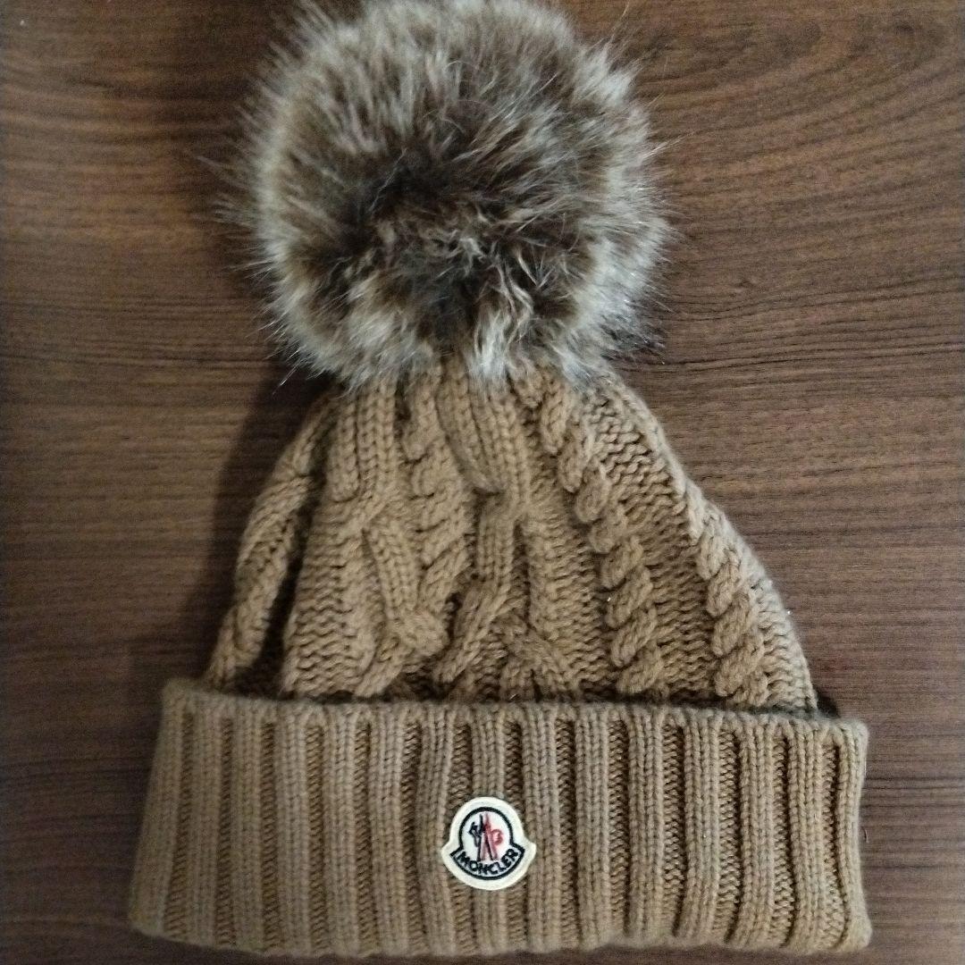 MONCLER ベージュ ケーブル編みニット帽