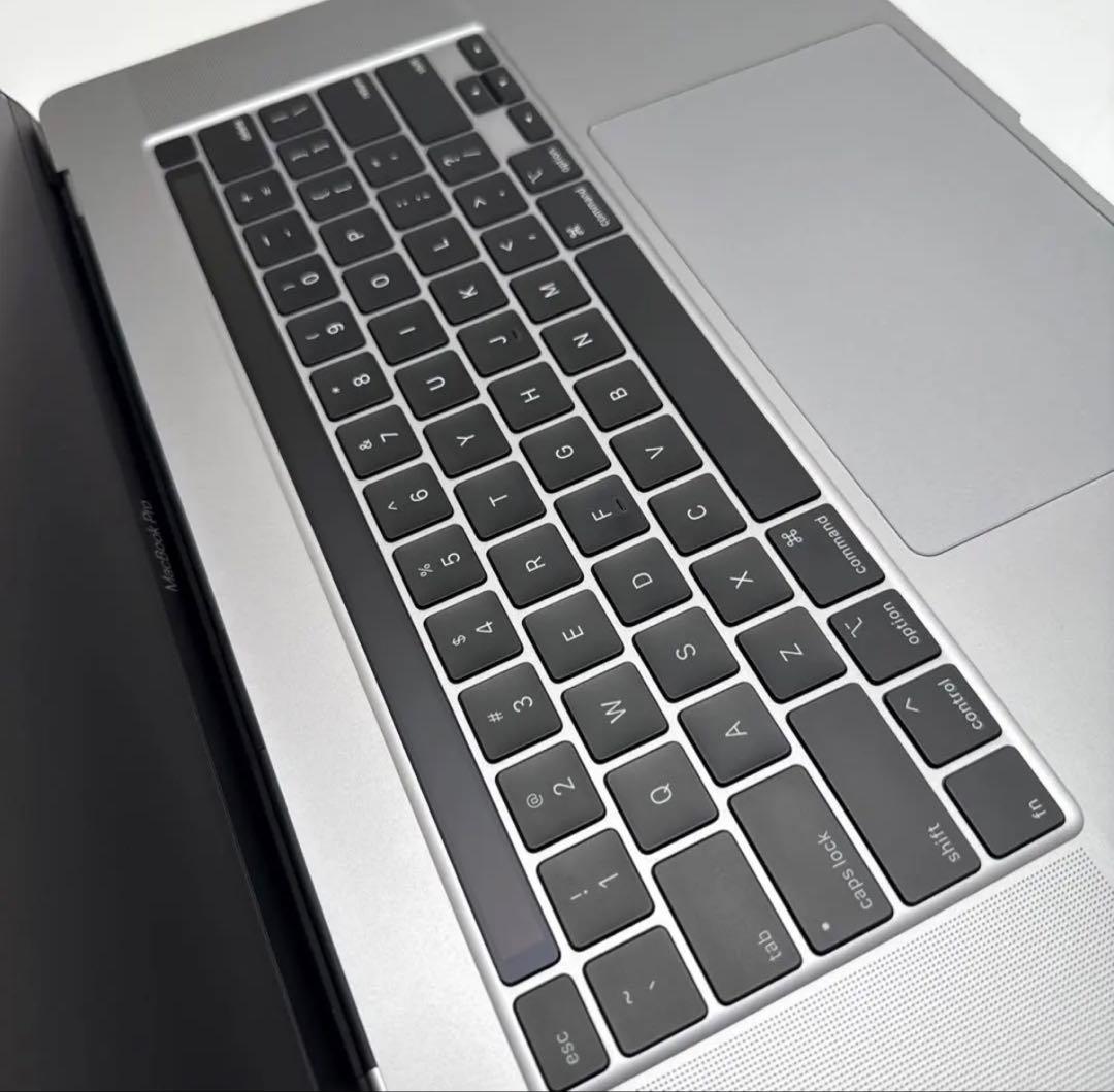 MacBook Pro 16 インチ i9 32GB 2TB GPU最上位