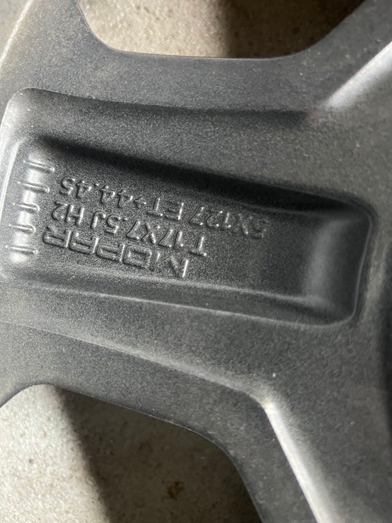 ⭐*️様 ジープクラディエーター、ラングラー、ブリザックスタッドレスタイヤ 17