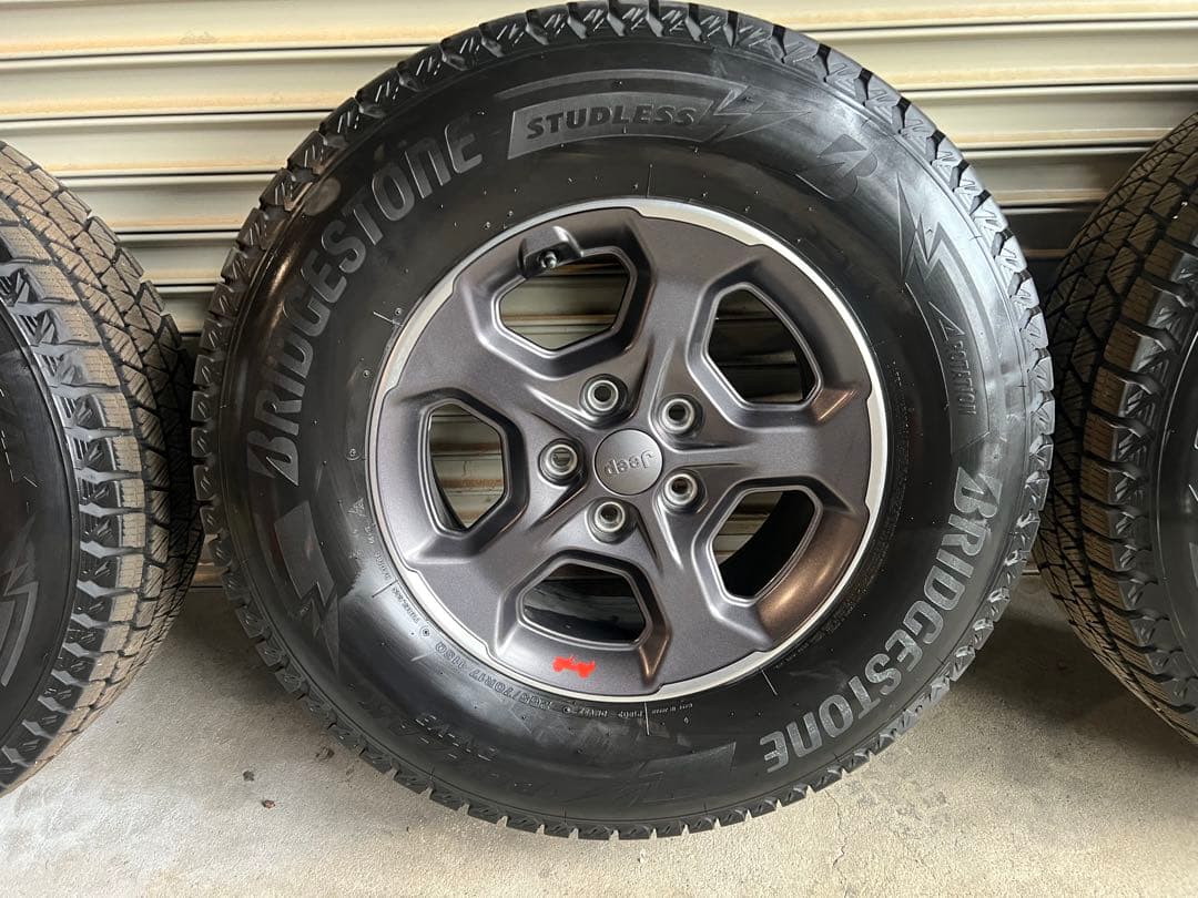 ⭐*️様 ジープクラディエーター、ラングラー、ブリザックスタッドレスタイヤ 17