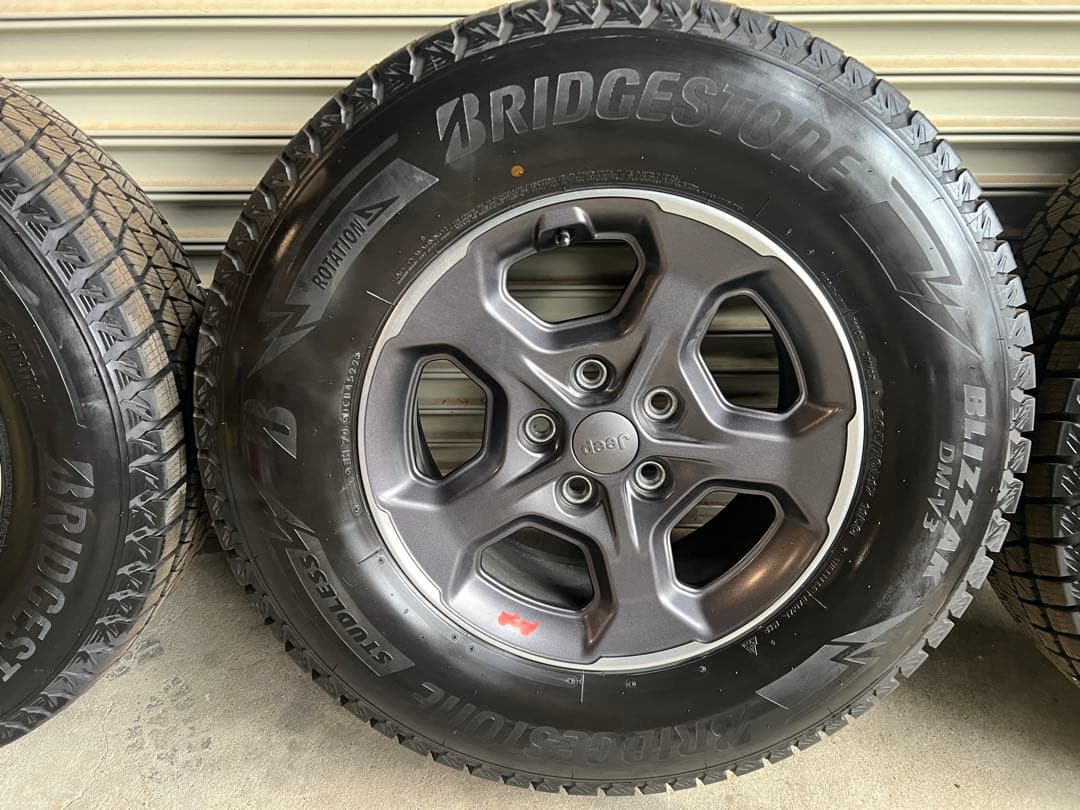 ⭐*️様 ジープクラディエーター、ラングラー、ブリザックスタッドレスタイヤ 17