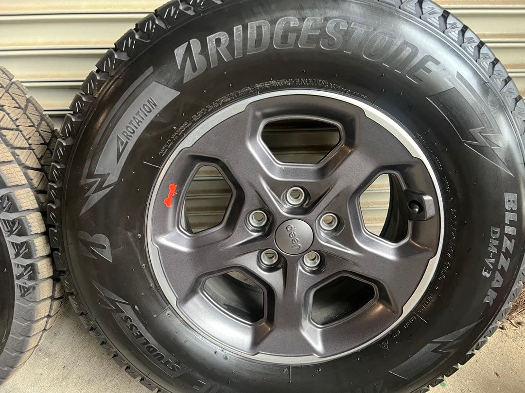 ⭐*️様 ジープクラディエーター、ラングラー、ブリザックスタッドレスタイヤ 17