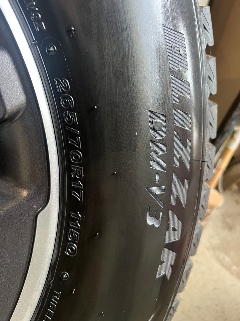 ⭐*️様 ジープクラディエーター、ラングラー、ブリザックスタッドレスタイヤ 17