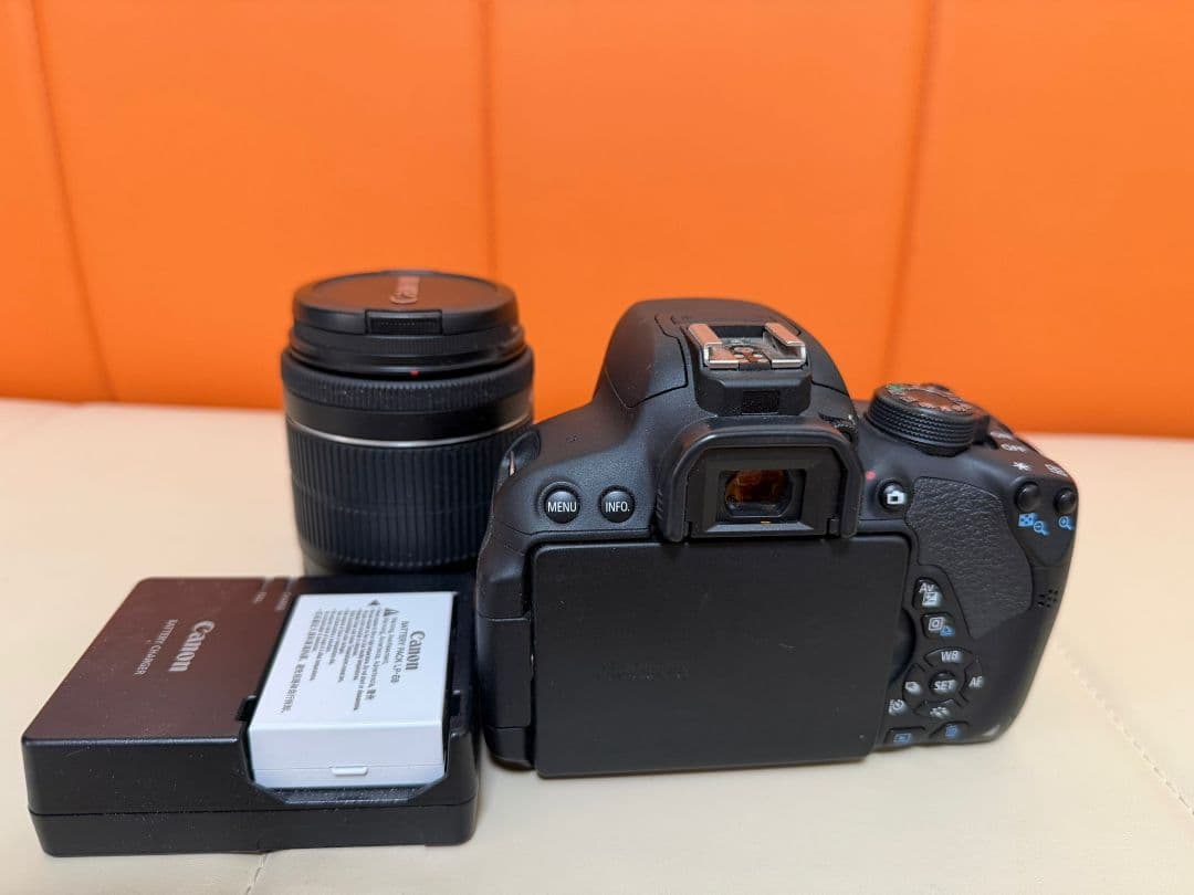 Canon EOS Kiss X7 i+ EF-S 18-55mmレンズ