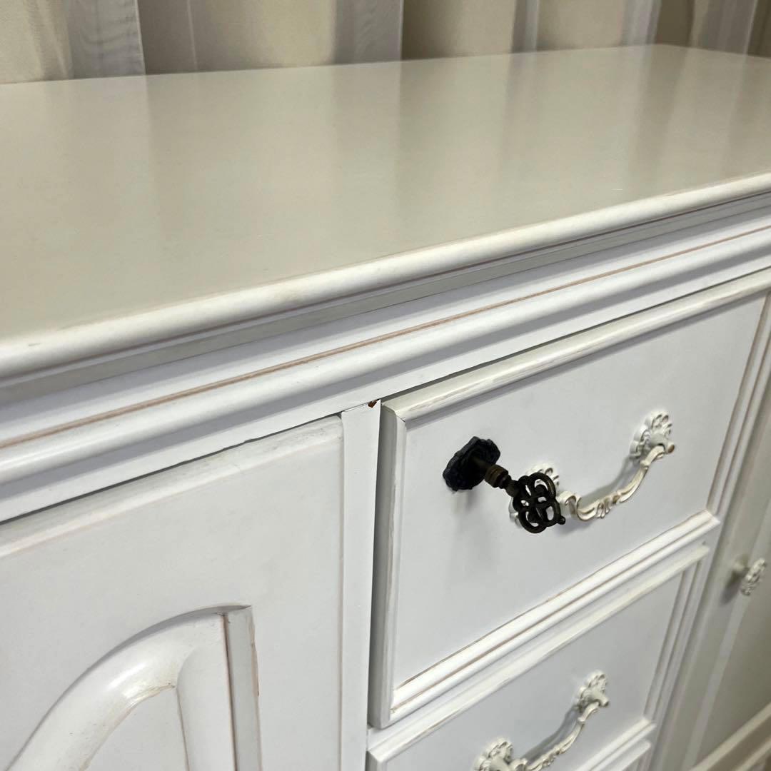 リュバンシュ ロココアンティークキー付ホワイト洋服ダンス キャビネット