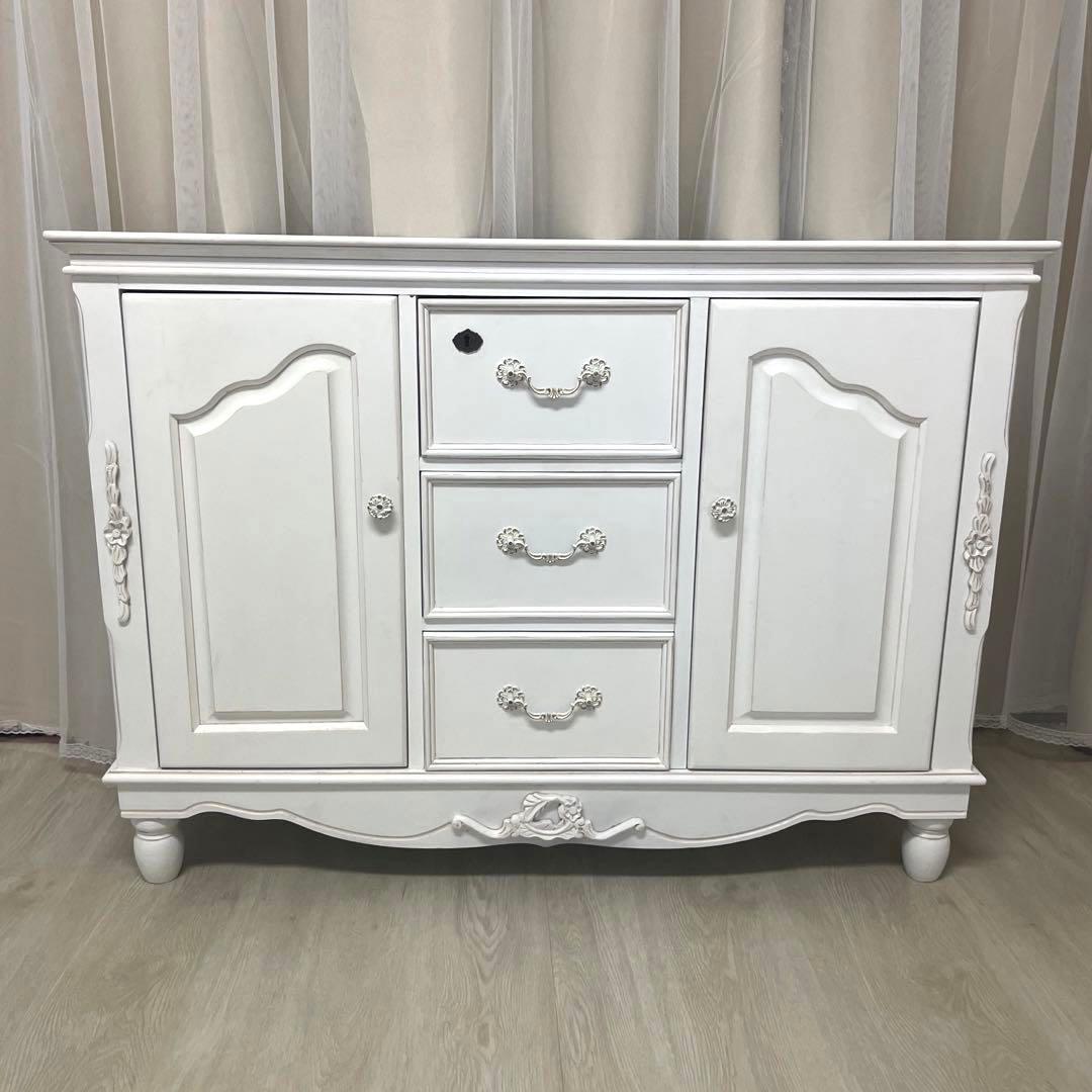 リュバンシュ ロココアンティークキー付ホワイト洋服ダンス キャビネット