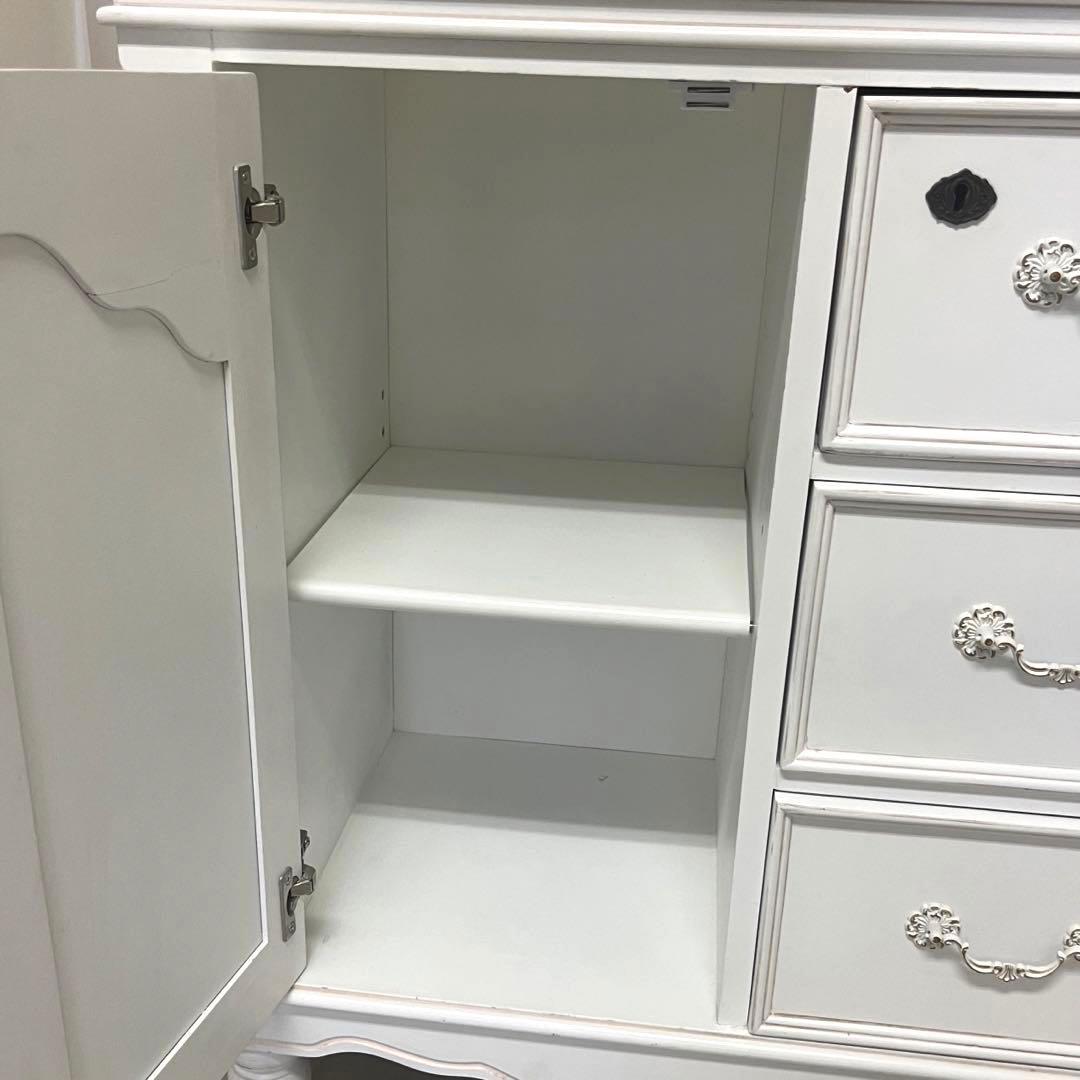 リュバンシュ ロココアンティークキー付ホワイト洋服ダンス キャビネット