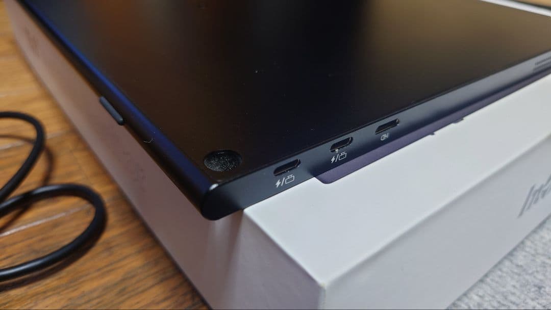 inte hell モバイルモニター　15.6インチ　iPS液晶　フルHD