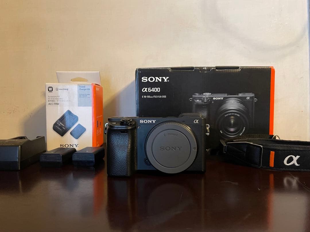 Sony α6400 ミラーレス一眼カメラ　純正バッテリー2個付き