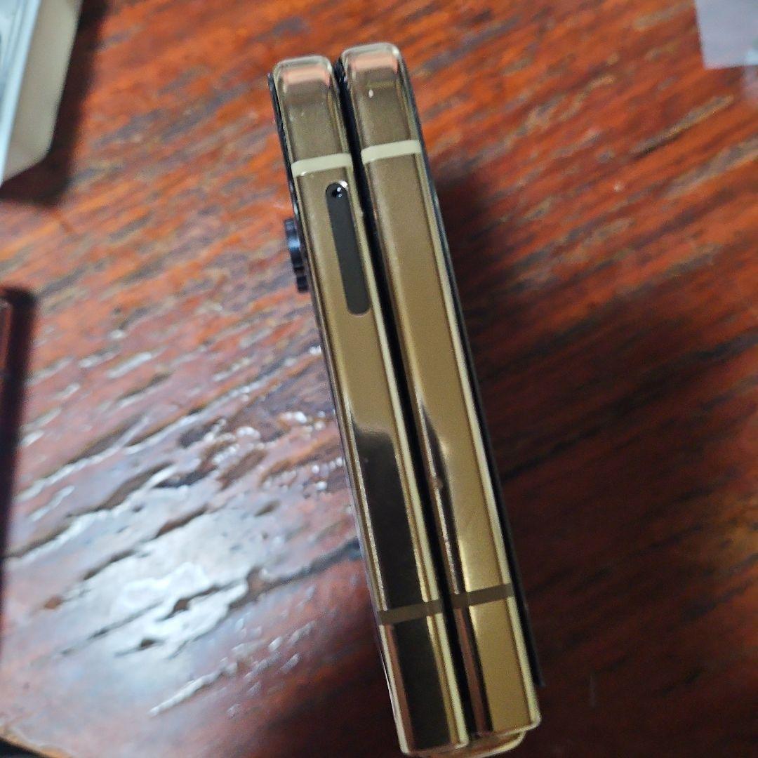 ui8! Galaxy Z Flip5　ジャンク