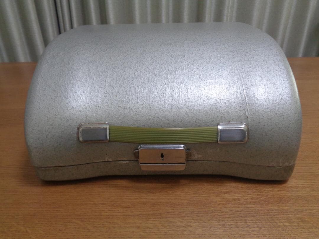 完動品　Olympia SM3 De Luxe　オリンピアタイプライター