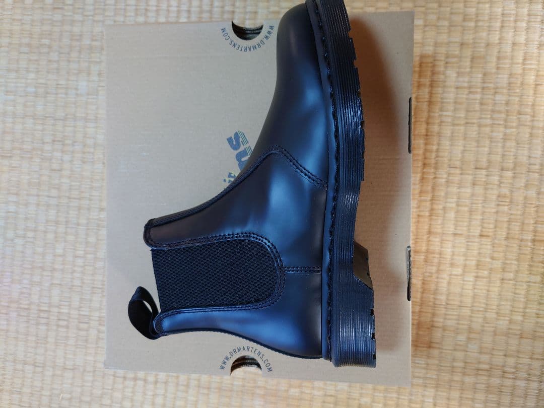 io Dr.Martens ドクターマーチン サイドゴア チェルシーブーツ