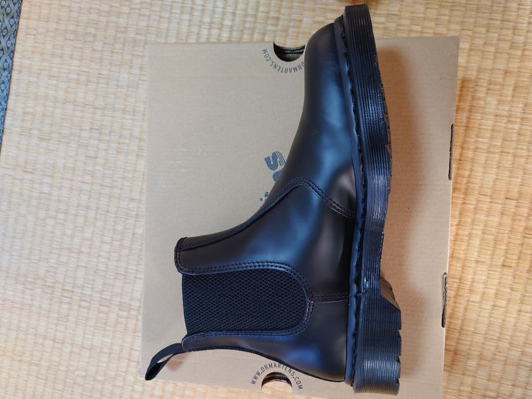 io Dr.Martens ドクターマーチン サイドゴア チェルシーブーツ