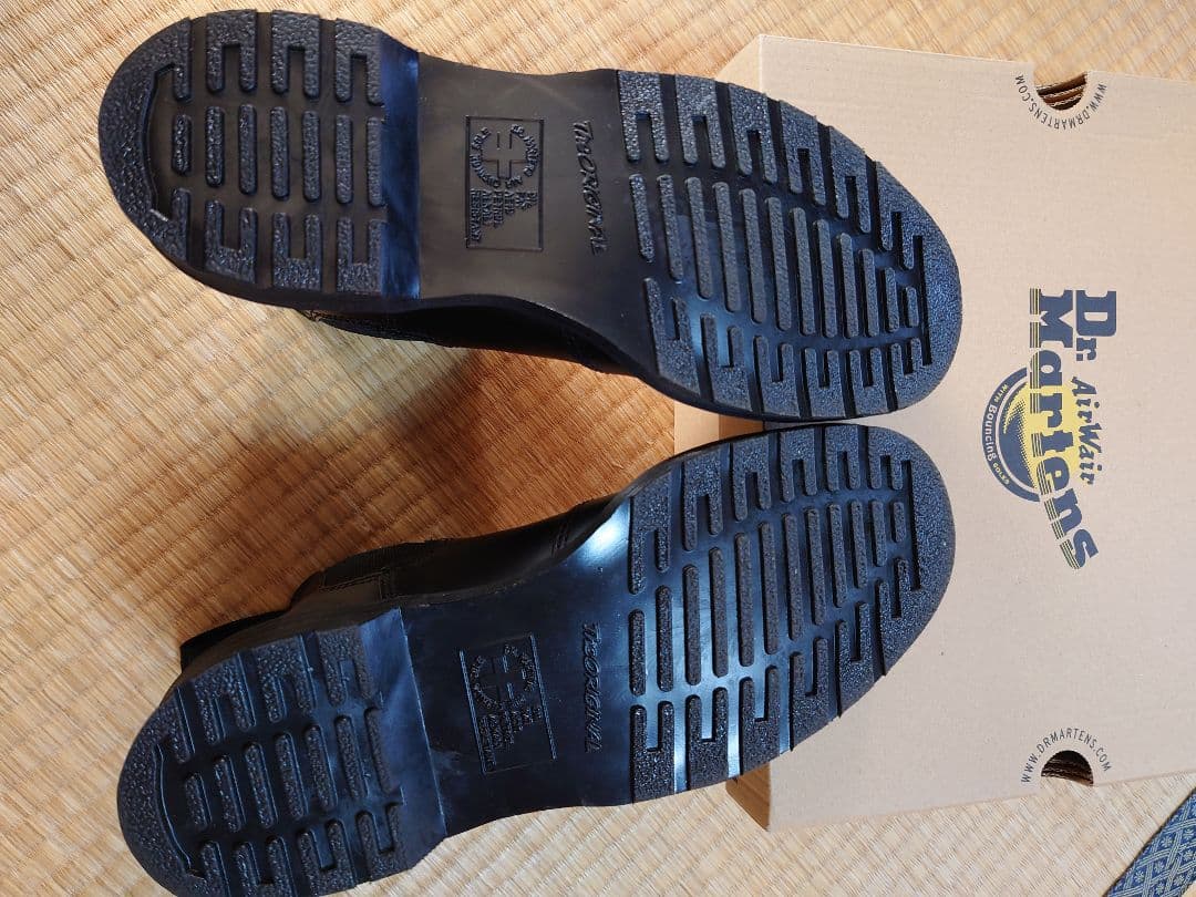 io Dr.Martens ドクターマーチン サイドゴア チェルシーブーツ