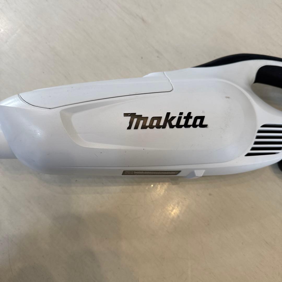 makita 充電式クリーナー CL182FD 18Vバッテリー付き