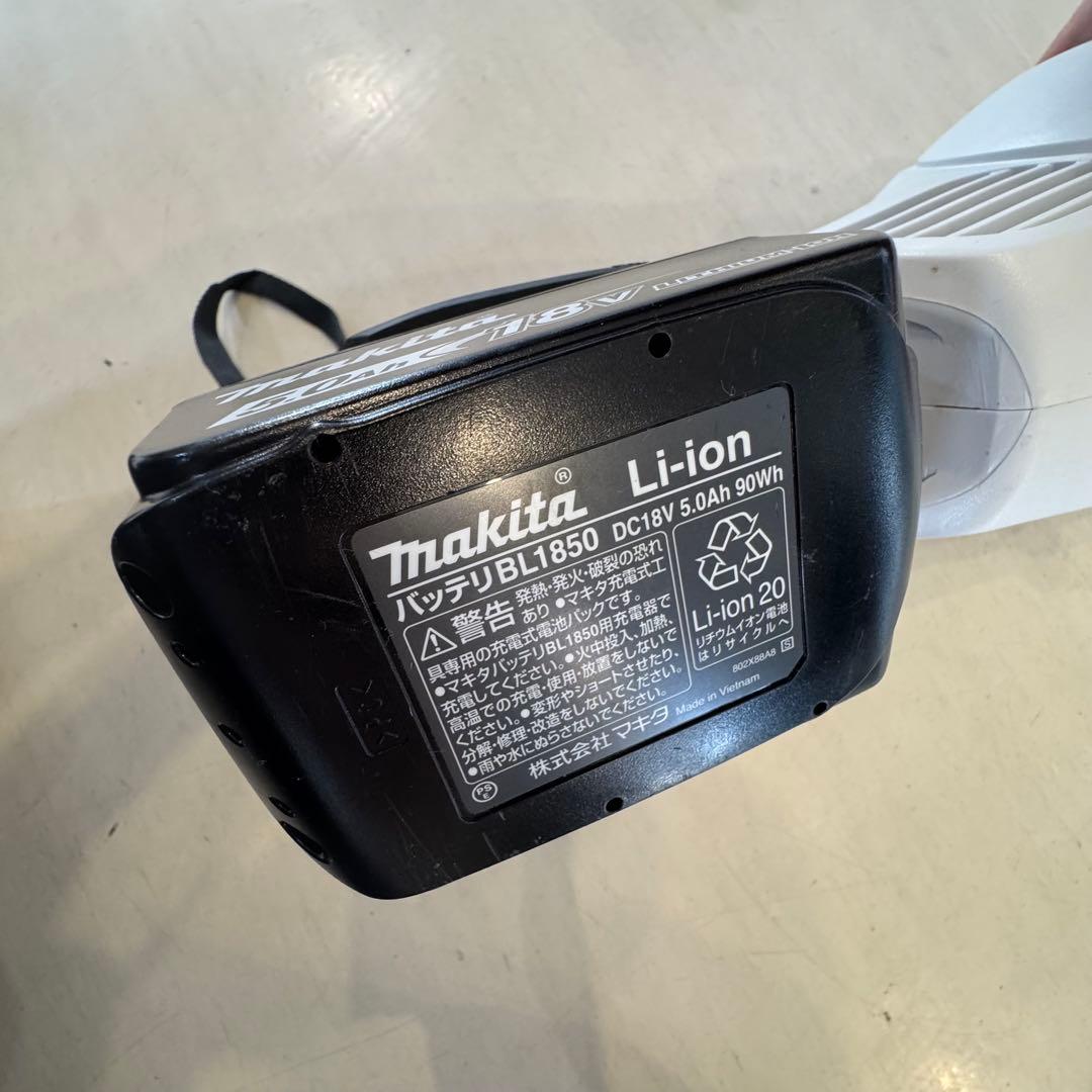 makita 充電式クリーナー CL182FD 18Vバッテリー付き