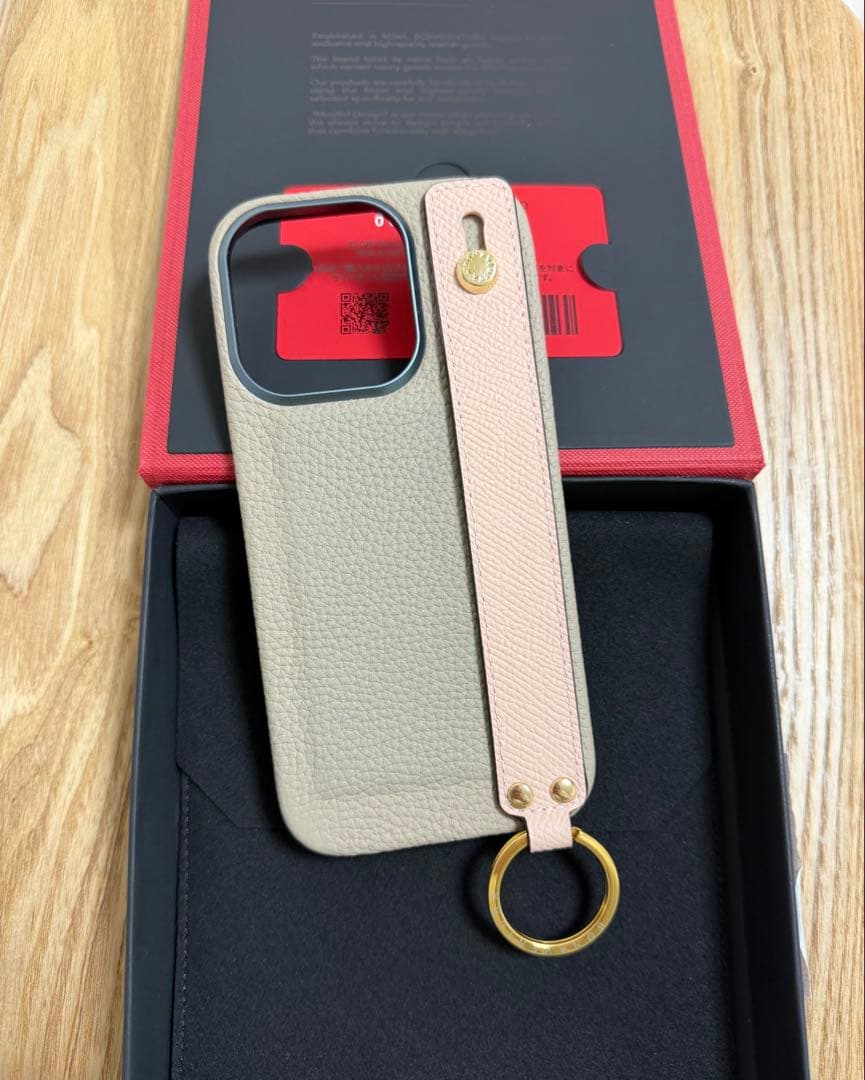 ボナベンチュラ iPhone16proケースハンドル付き