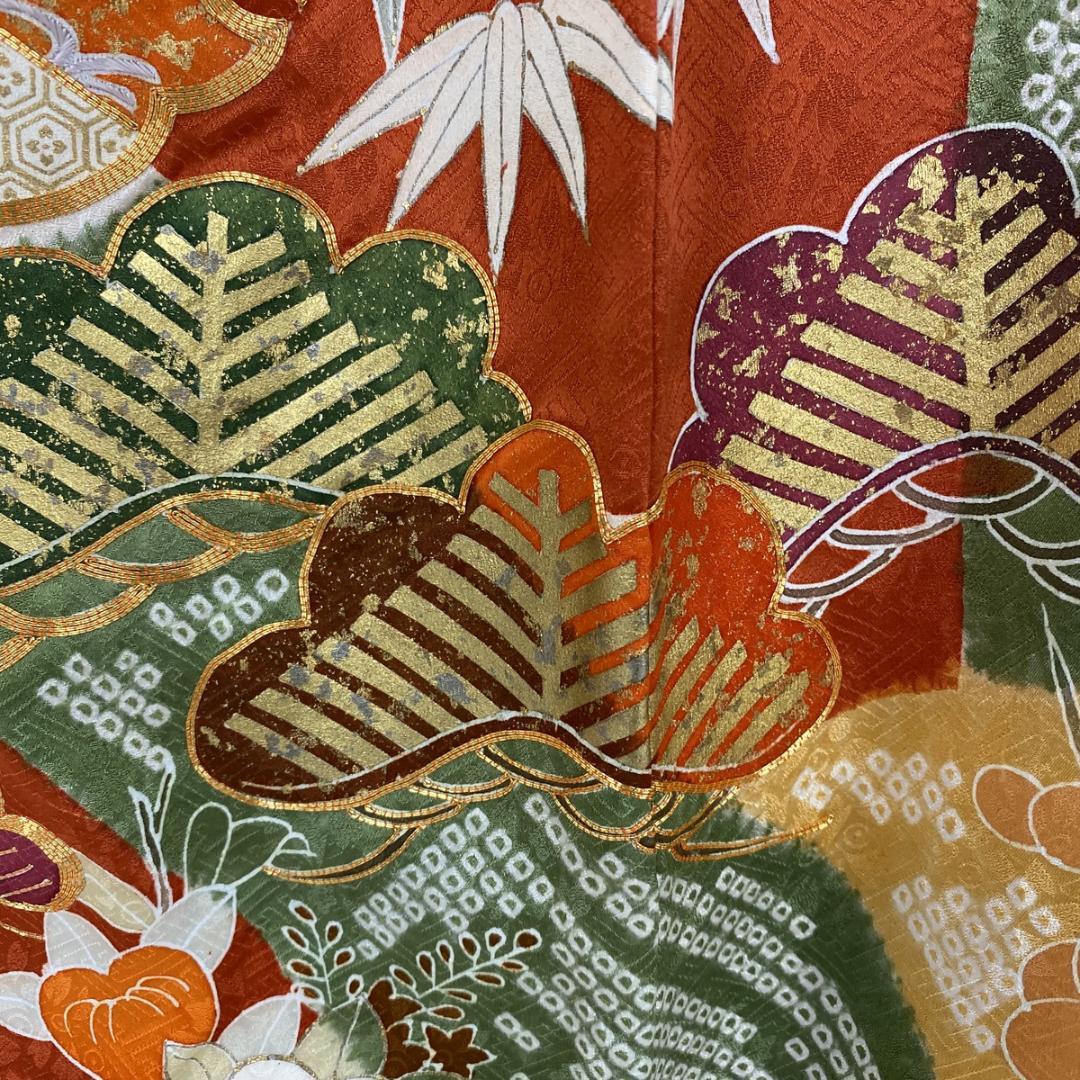 本加工☆朱赤☆絞り金駒刺繍振り口付き振袖