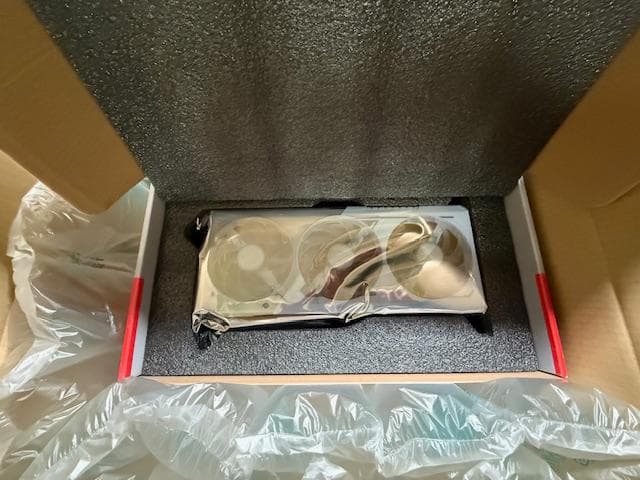 新品未開封 ASRock RX9070 SL 16GO ホワイト