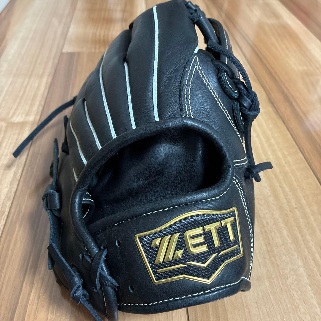ZETT軟式グローブ黒／プロフェッショナルプレーヤー　※クリーナー&M号2個付き