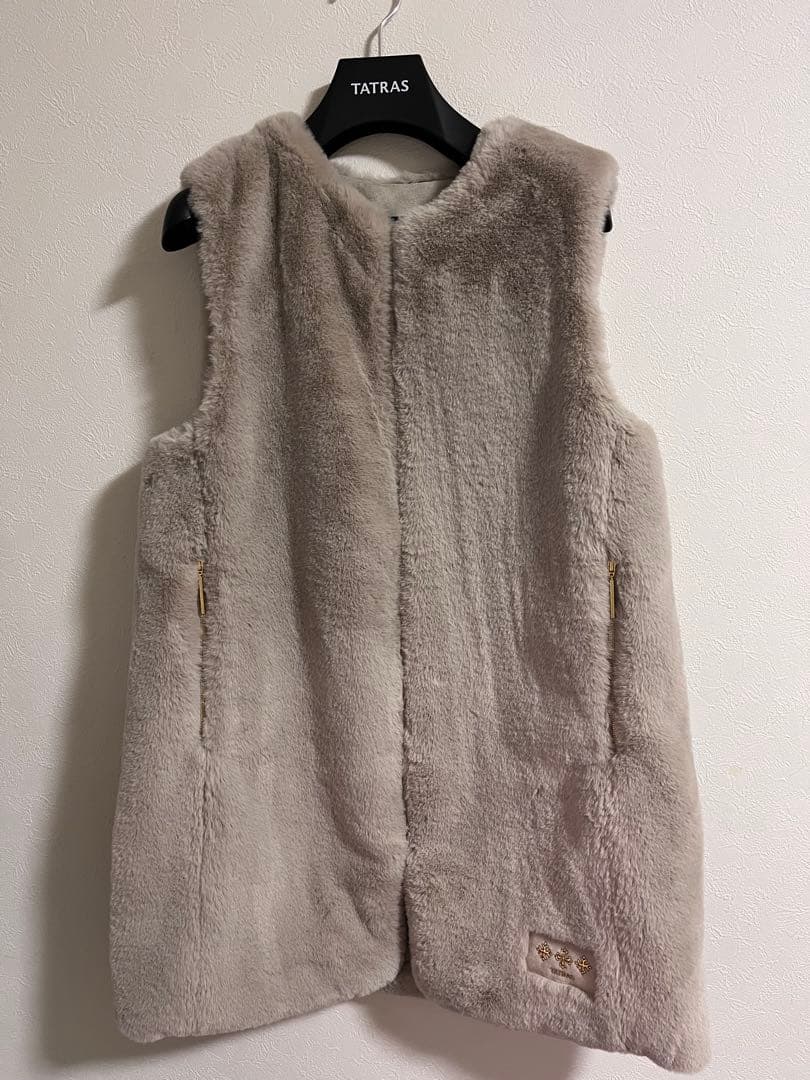 TATRAS エコファーノーカラーロングベスト　POLLINAサイズ2