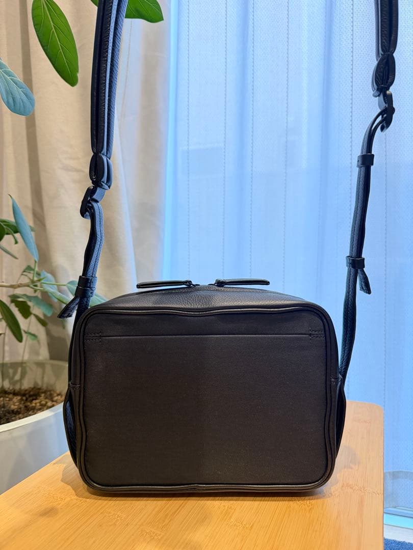 objects.io ソフトショルダーバッグ スモール ブラック