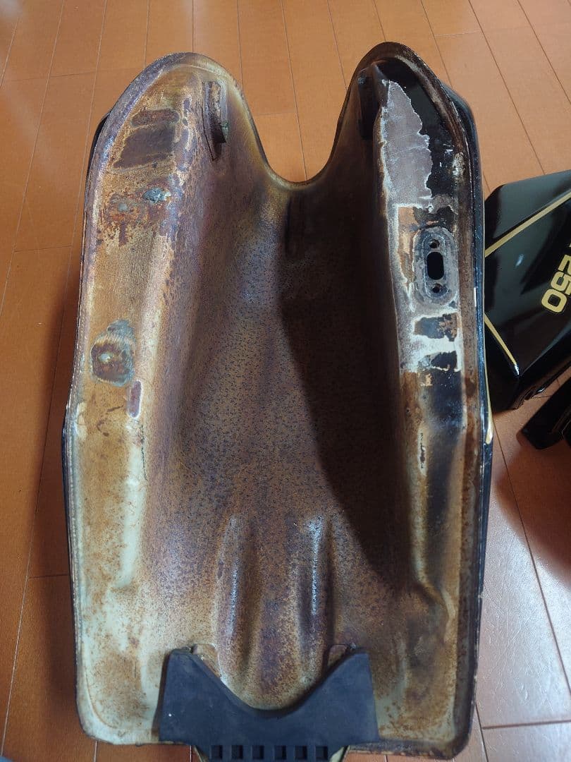 YAMAHA RZ250 タンクとカウルセット