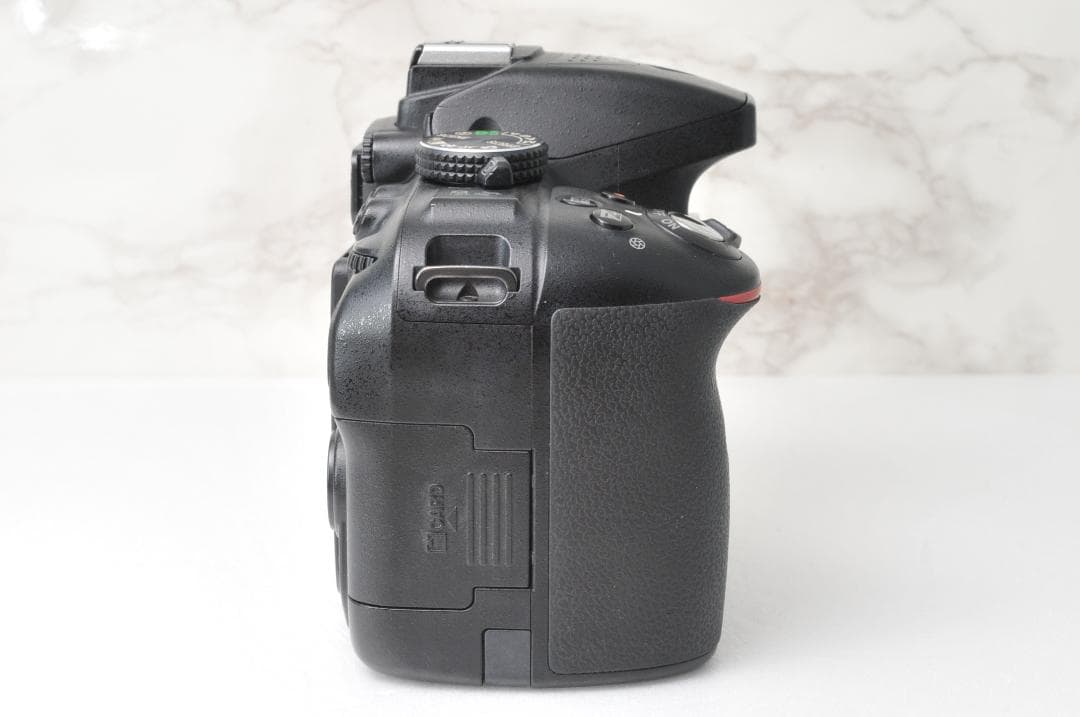 Nikon D5300⭐️Wi-Fi スマホ転送 一眼レフカメラ 高画質 ニコン