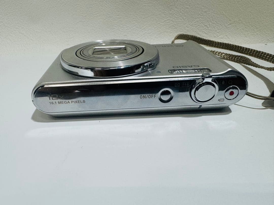 ★美品★CASIO EXILIM EX-ZS240 シルバー /デジタルカメラ