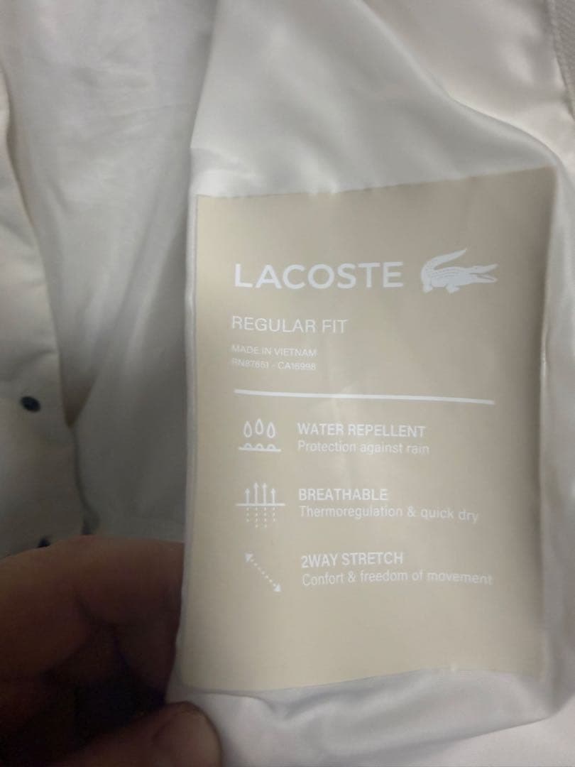日曜まで！　LACOSTE ラコステホワイト ダウンベスト