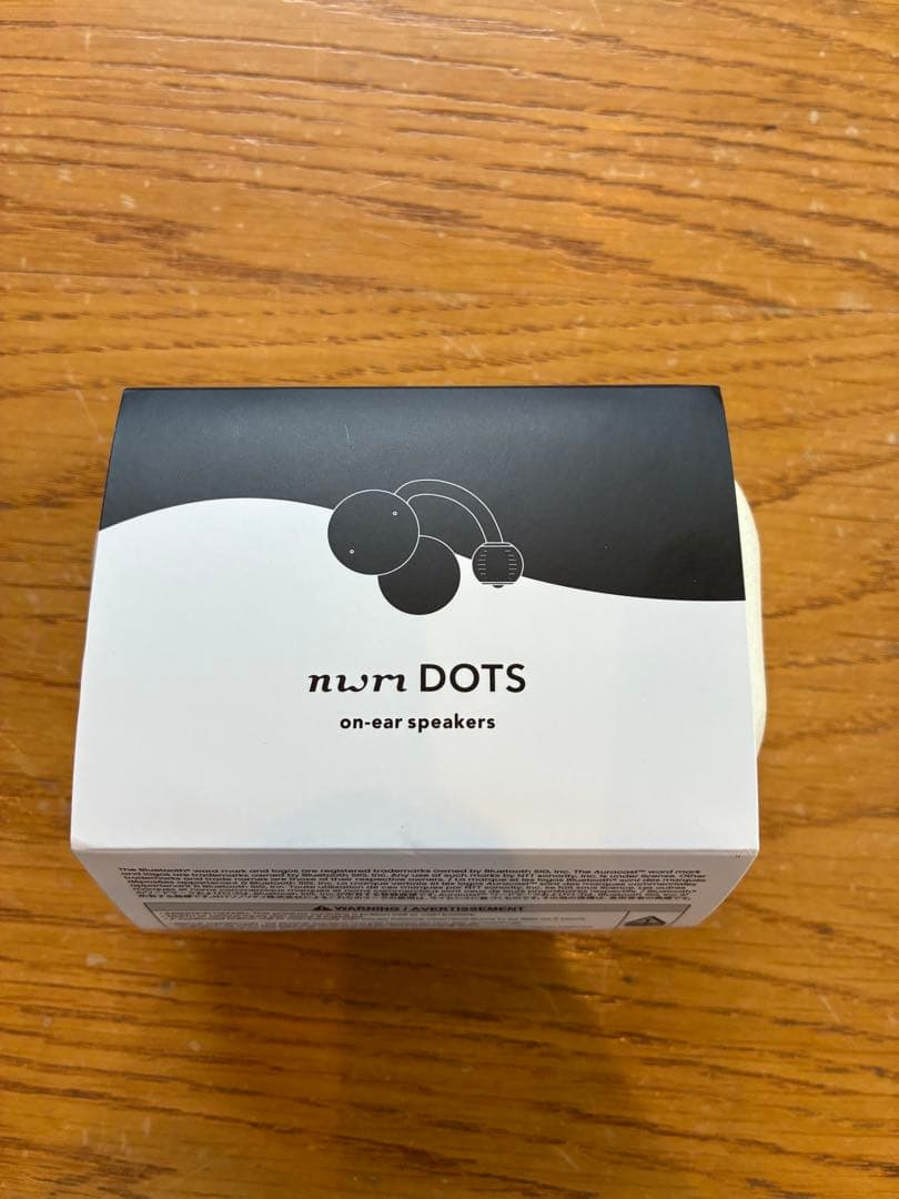 nwm DOTSブラック オープンイヤーイヤホン