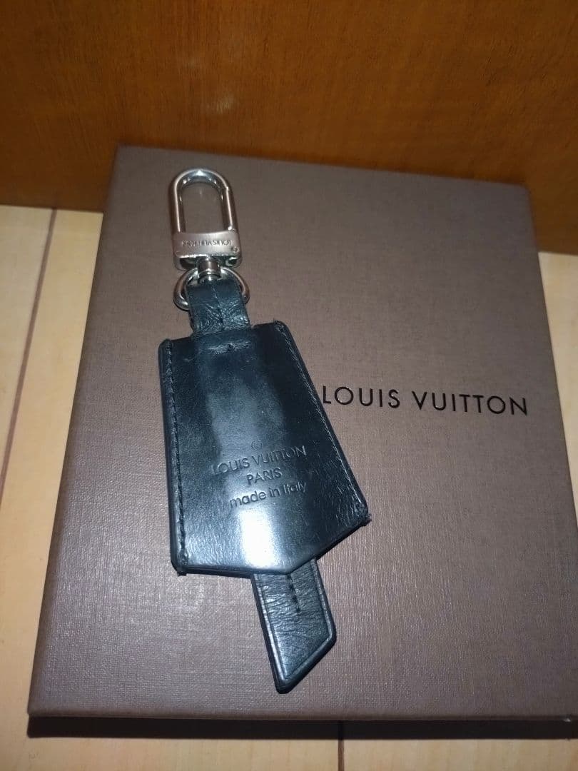 LOUIS VUITTON ダークブルー キーホルダー
