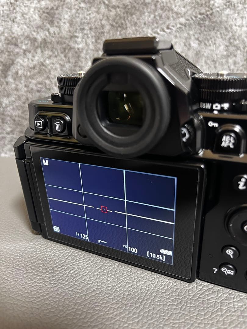 【新品購入品】Nikon Z f 40/2 レンズキット　ミラーレス一眼カメラ