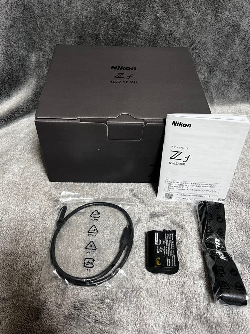 【新品購入品】Nikon Z f 40/2 レンズキット　ミラーレス一眼カメラ
