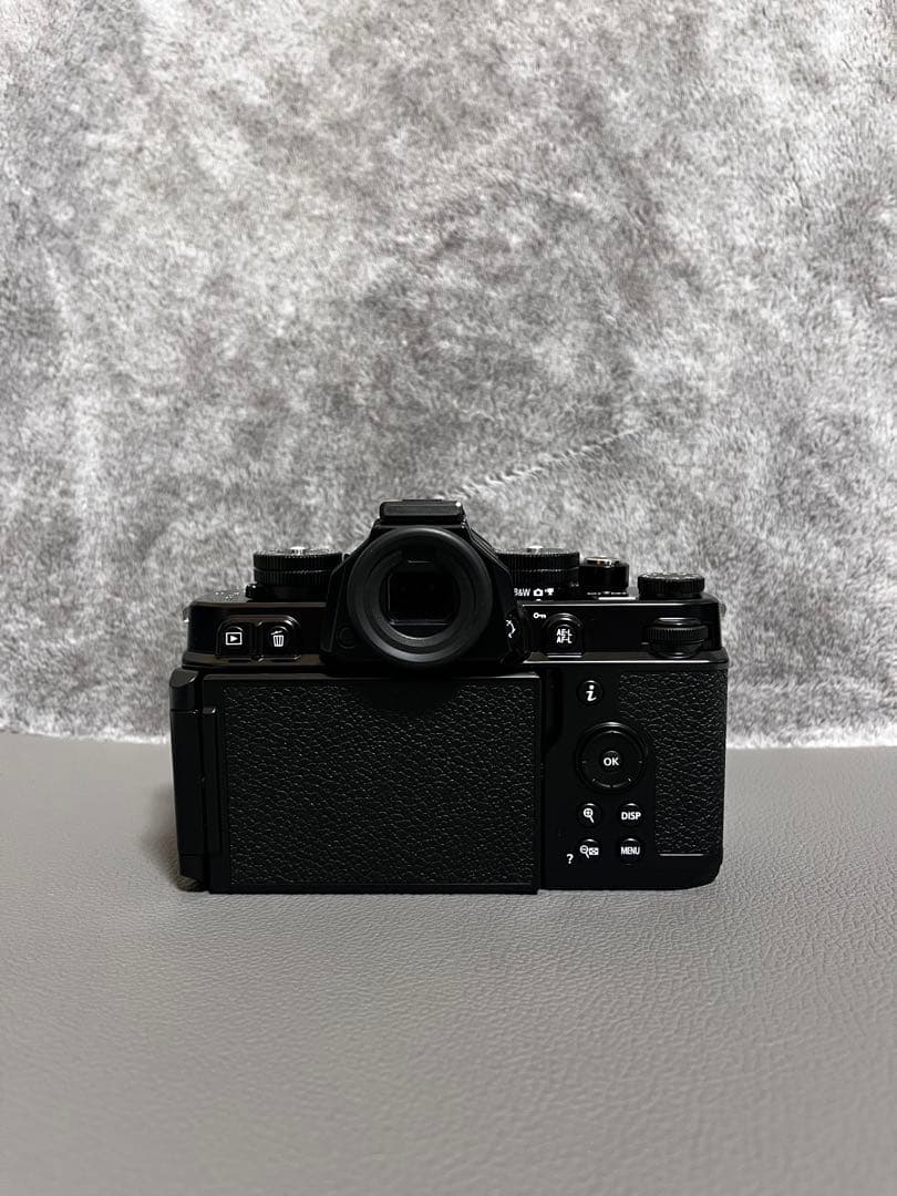 【新品購入品】Nikon Z f 40/2 レンズキット　ミラーレス一眼カメラ
