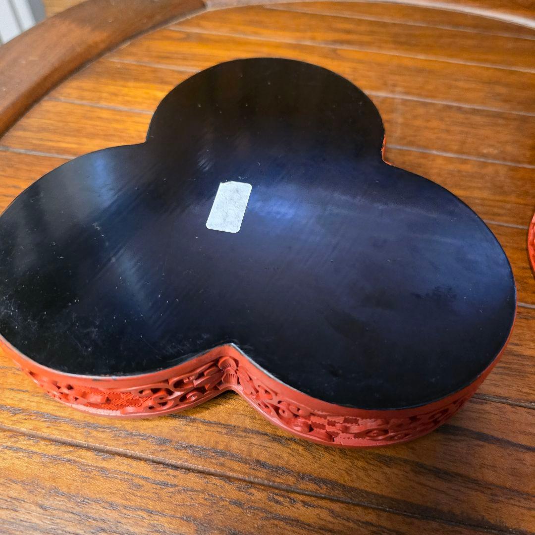 中国　堆朱彫 幾何地唐華唐草文 　三輪蓋物