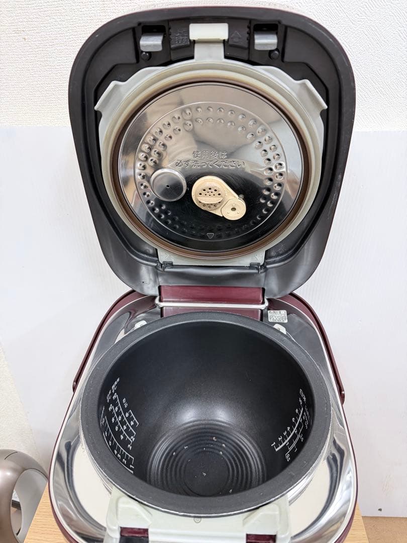 TOSHIBA RC-18VXL圧力IH炊飯器 1.8L内釜2個　2017年製