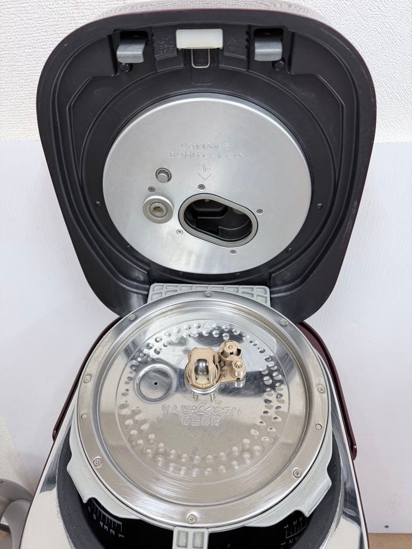 TOSHIBA RC-18VXL圧力IH炊飯器 1.8L内釜2個　2017年製