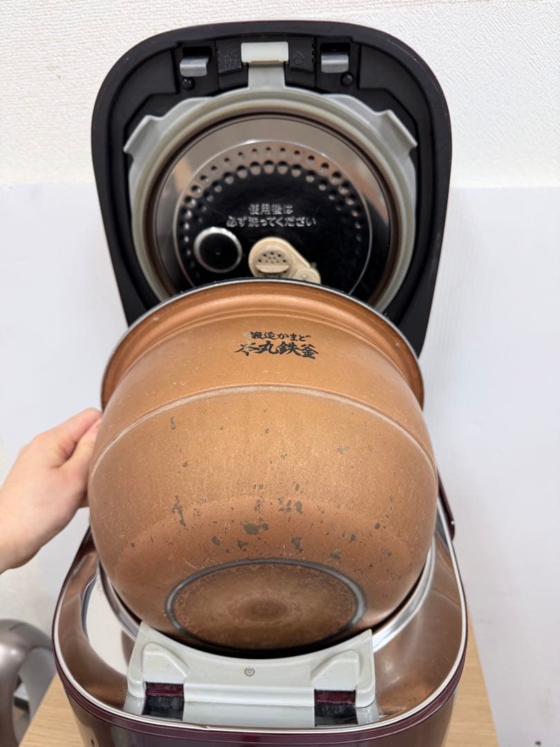 TOSHIBA RC-18VXL圧力IH炊飯器 1.8L内釜2個　2017年製