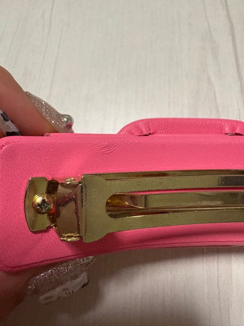 Salvatore Ferragamo ピンク バレッタ