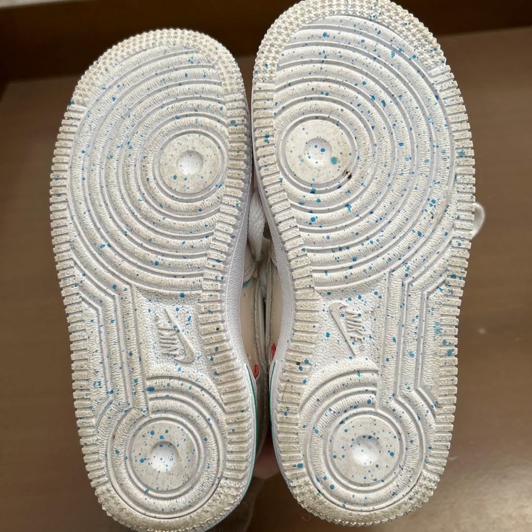 NIKE エアフォース1 LV8 ￼FQ8351-110 スニーカー