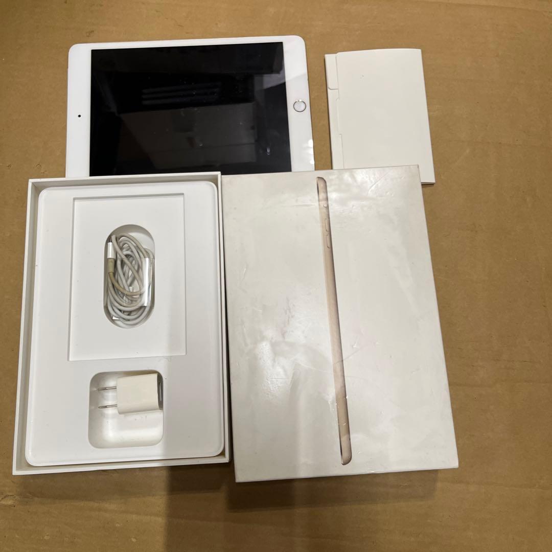 Apple iPad mini 第3世代　128GB cellular ゴールド